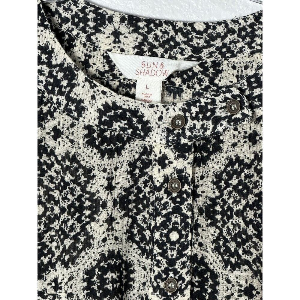 Sun & Shadow Women’s Beige Black Print Long Sleeve Top Hi-Lo Boho Size Large - Picture 4 of 4